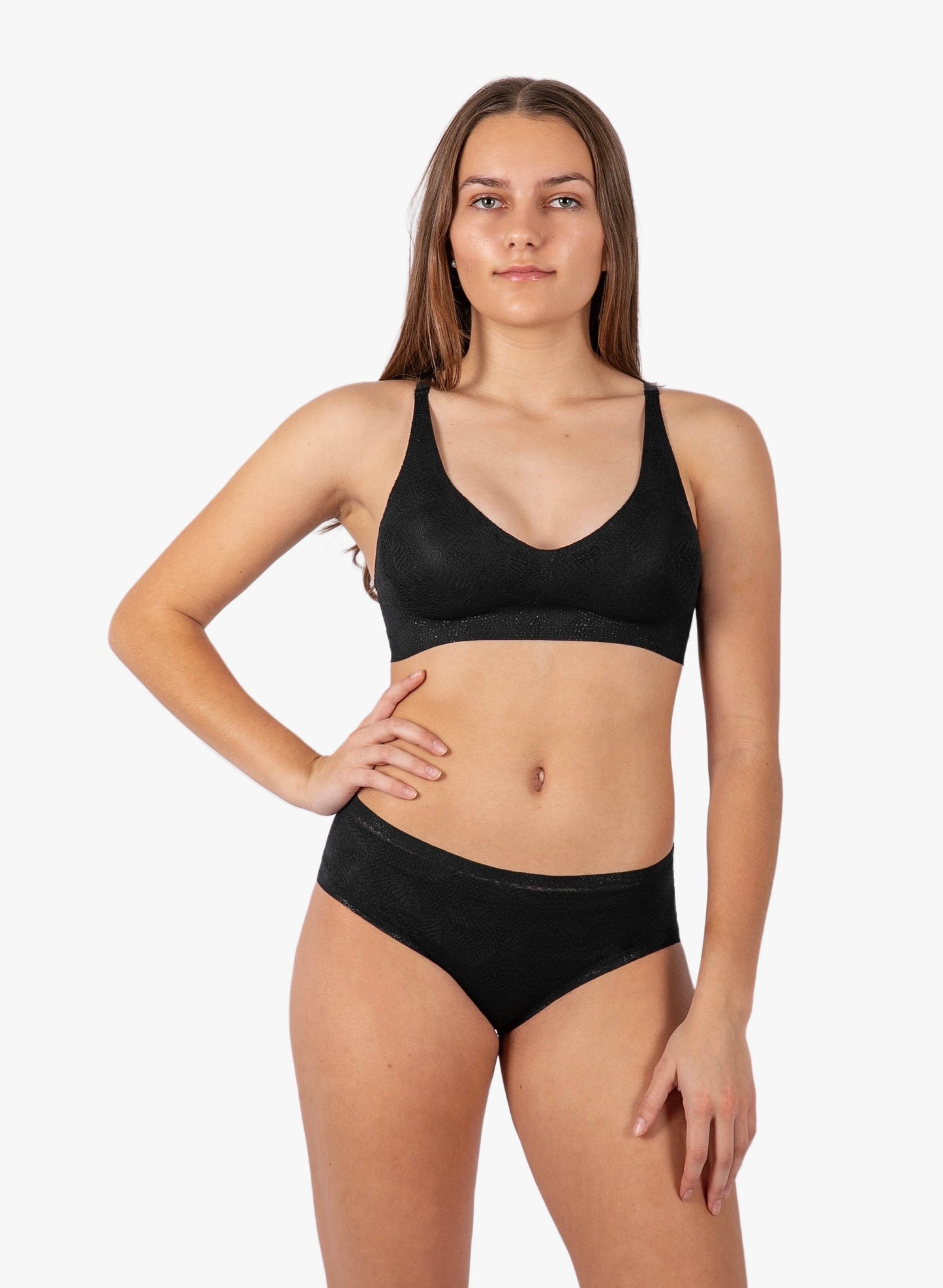 Sparkling black glitter bra from a top underwear factory, crafted by a leading sleepwear factory or pajamas manufacturers for a stylish and comfortable fit