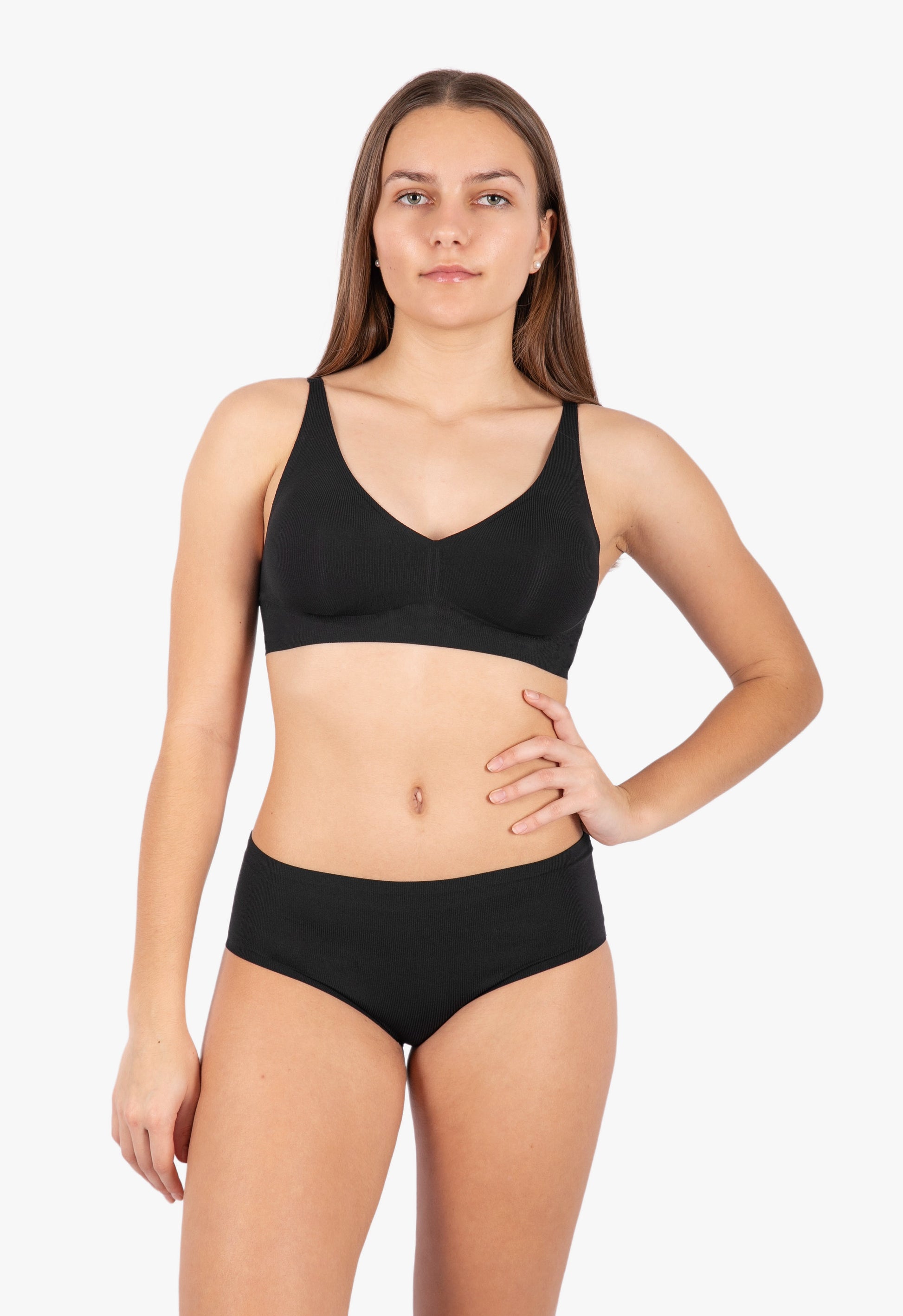 Comfortable black seamless lingerie set with bra and panties from a top underwear manufacturer, crafted by a leading sleepwear factory or pajamas manufacturers for a sleek and modern look